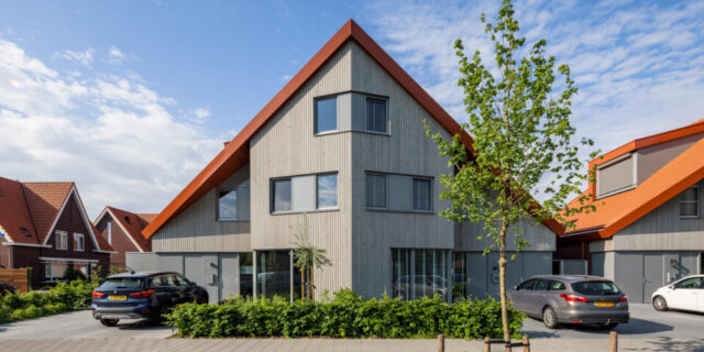 Helmond Mierlo Hout PV panelen zonnepanelen warmtepomp houten gevel baksteen Brabant landschap