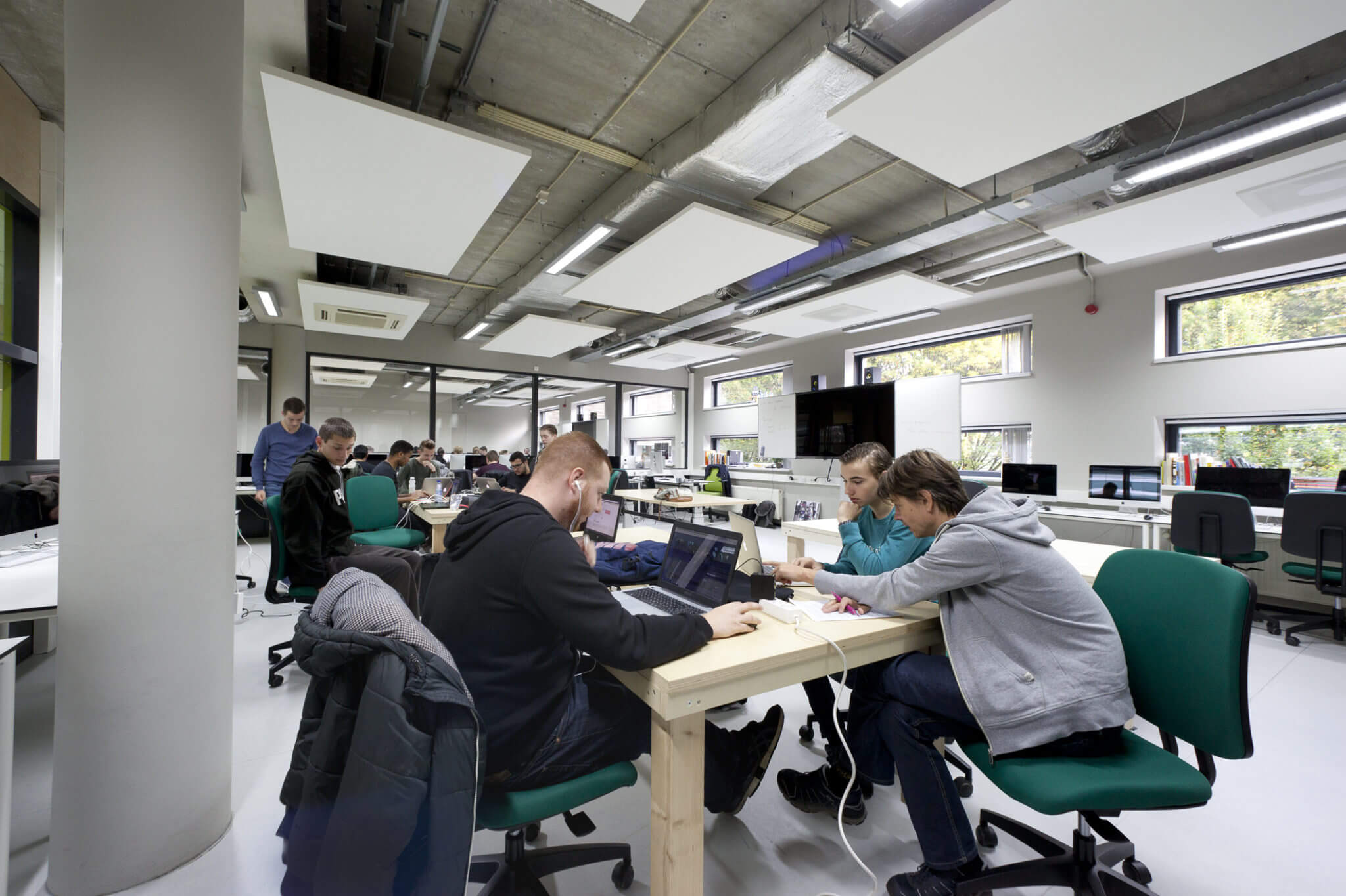 Tilburg onderwijs ROC ICT media OGT technologie renovatie domein ontmoeting beroepsomgeving creatief ateliers no-nonsense server cockpits